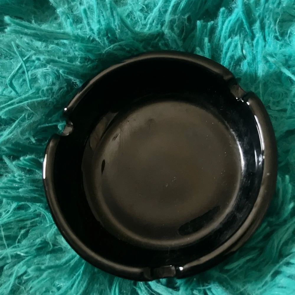 Black Glass Ashtray Vintage Smoking Collectible 4 1/2 Inches Across - Picture 3 of 4